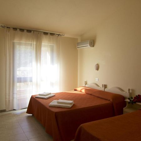 Agriturismo Sa Rocca إيغليزياس الغرفة الصورة